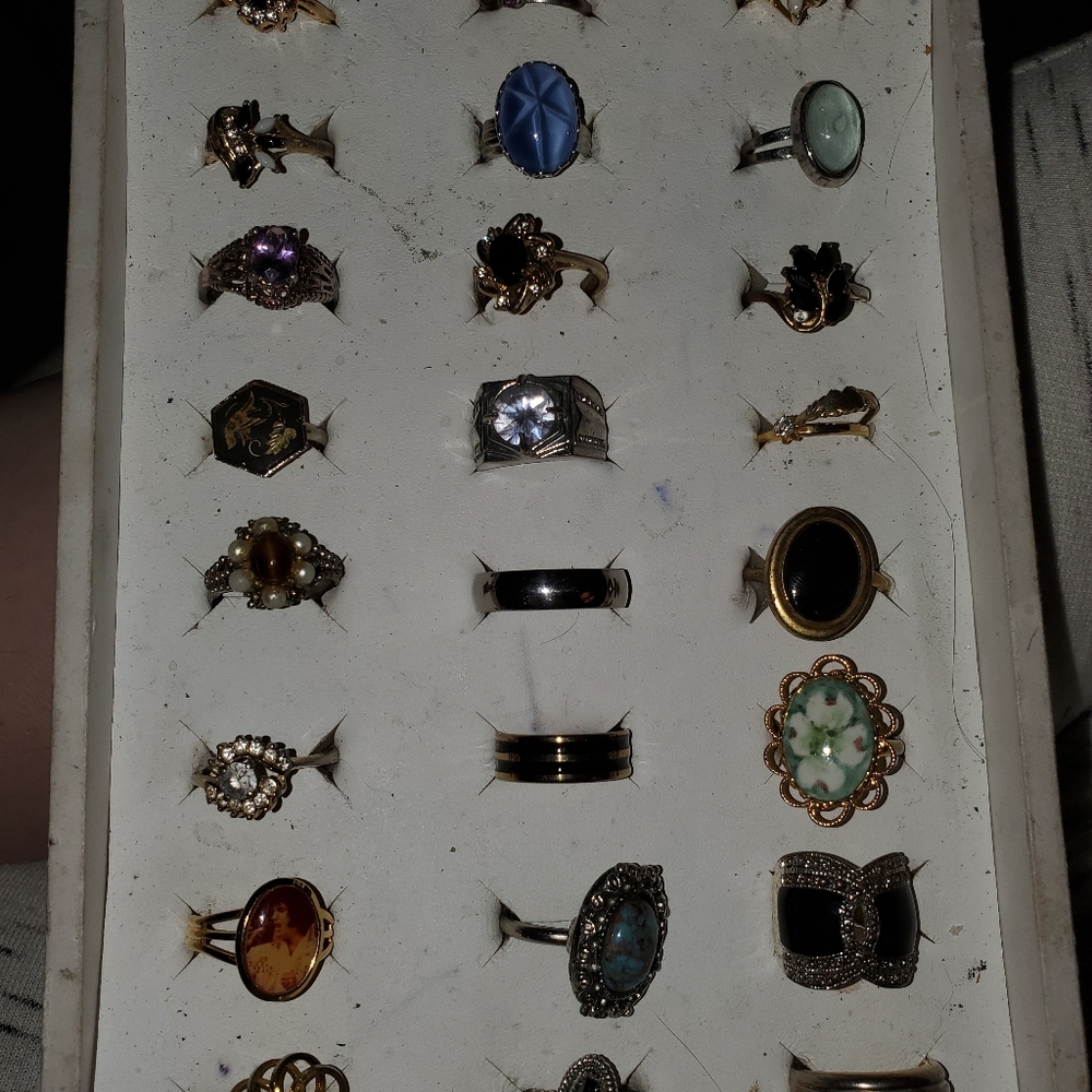 Ring lot